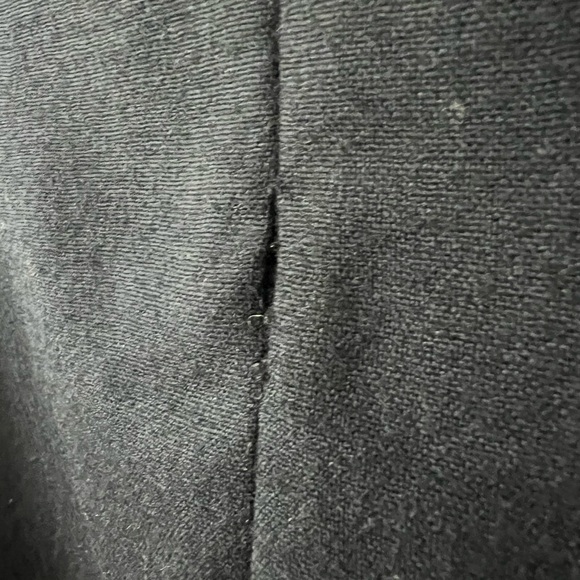 Rag and Bone sz 4 black wool dress LBD round neck POCKETS small hole - Picture 16 of 16